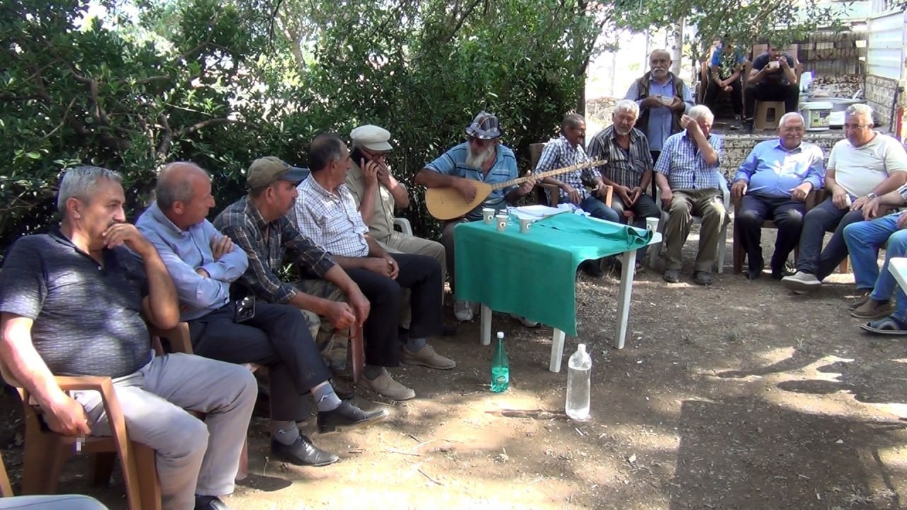 Mehmet Dede Tekkeli’ler aşure gününde bir araya geldi