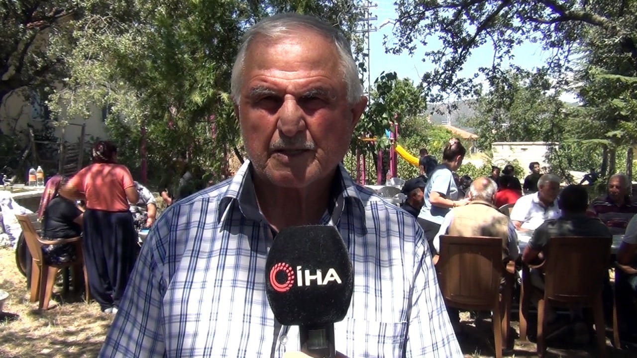 Mehmet Dede Tekkeli’ler aşure gününde bir araya geldi