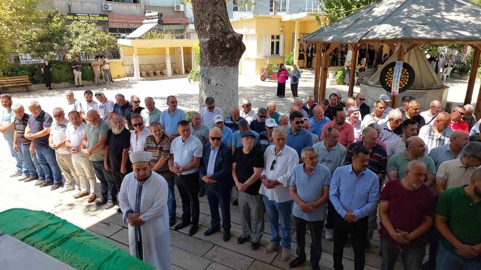 Tansu Çiller, eski çalışma arkadaşını yalnız bırakmadı
