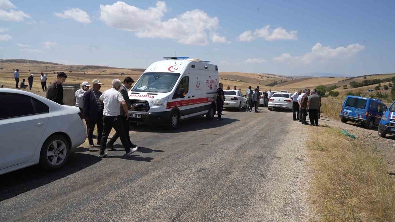 Su kavgası kanlı bitti: Dede oğul ve torun aynı anda &ouml;ld&uuml;r&uuml;ld&uuml;
