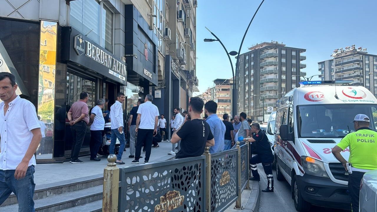 Kuyumcu, dükkanında ölü bulundu
