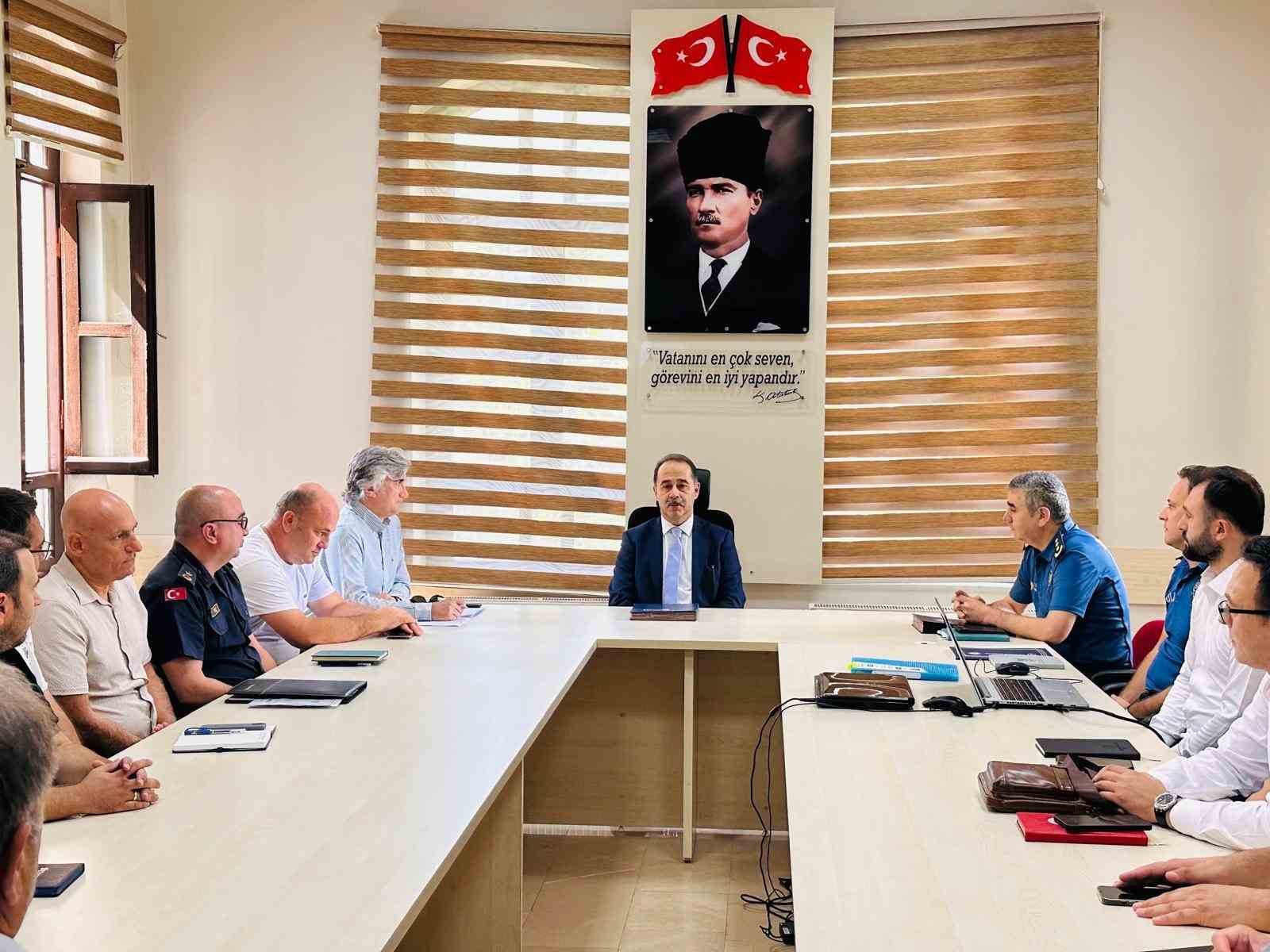 Bandırmaspor&rsquo;un ilk ma&ccedil;ı &ouml;ncesi g&uuml;venlik toplantısı ger&ccedil;ekleştirildi
