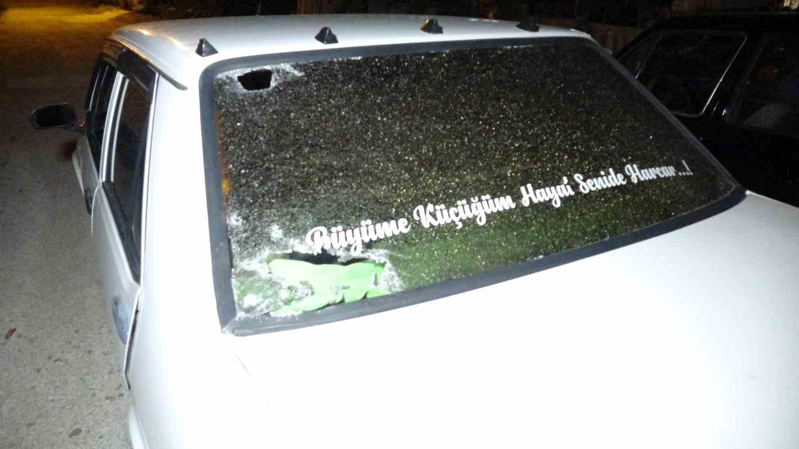 Balkonda otururken t&uuml;fekten &ccedil;ıkan sa&ccedil;maların isabet ettiği yaşlı adam: "Sa&ccedil;ma kaşımda kaldı"
