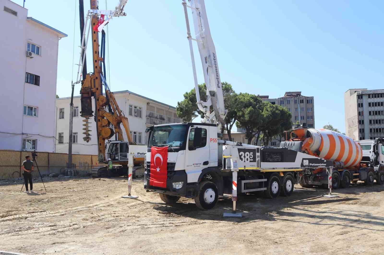 Eşrefpaşa Hastanesi ek hizmet binasının temeli atıldı
