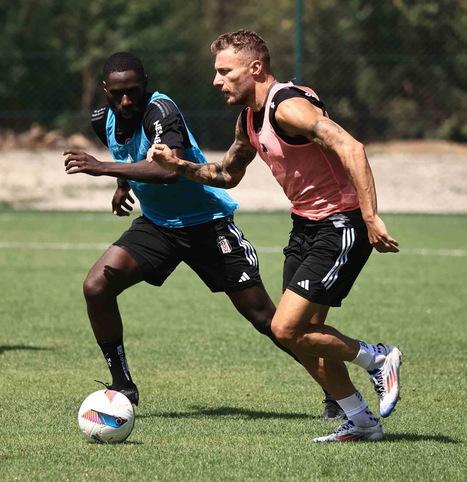 Beşiktaş, Samsunspor ma&ccedil;ı hazırlıklarını s&uuml;rd&uuml;rd&uuml;
