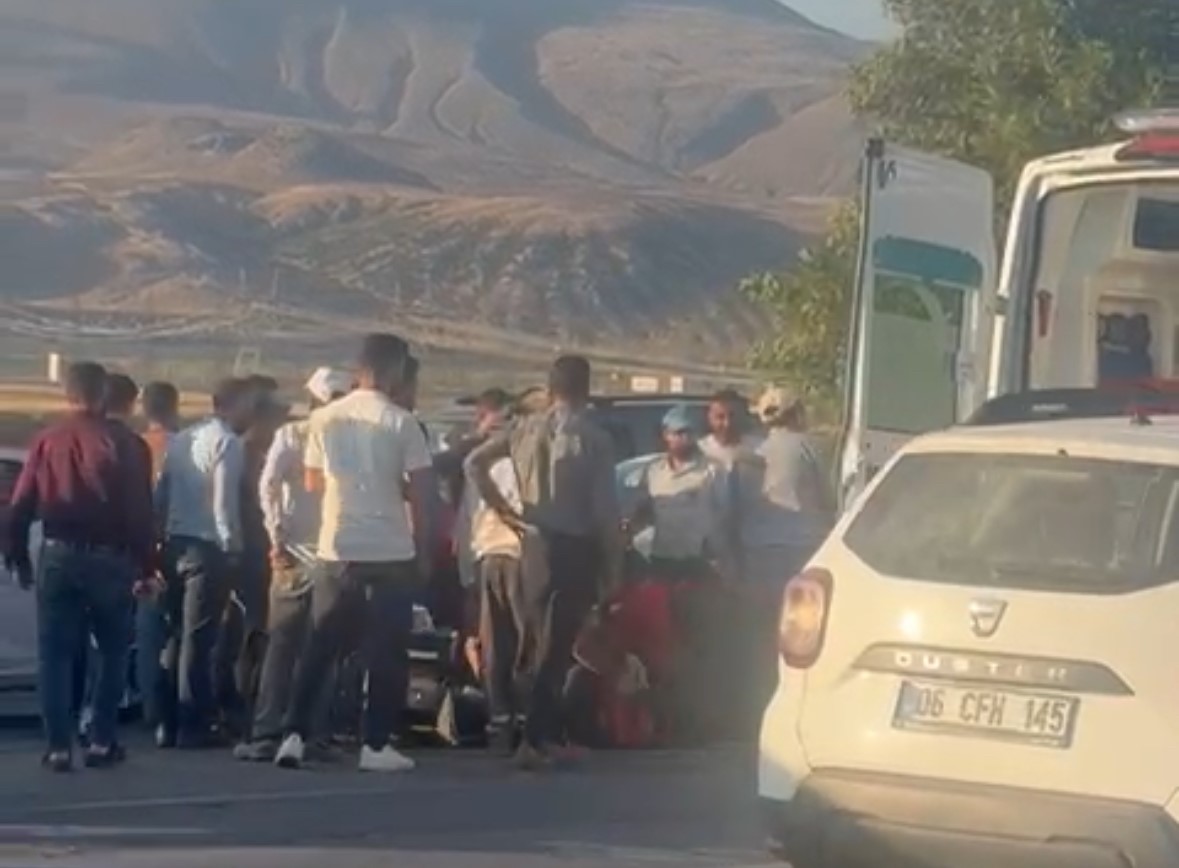 Tatvan&rsquo;da trafik kazası: 1 yaralı
