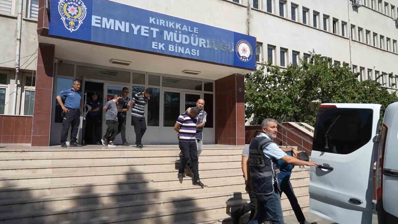 Araç sürücünün yaralandığı silahlı saldırıda 1 tutuklama, 3 adli kontrol