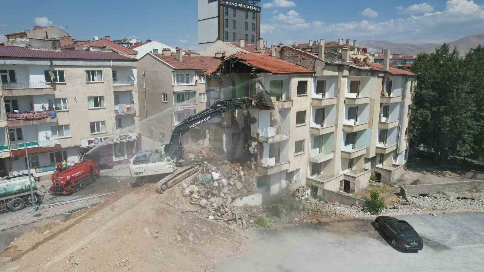 Niğde&rsquo;de trafik ve otopark sorununa y&ouml;nelik projeler s&uuml;r&uuml;yor
