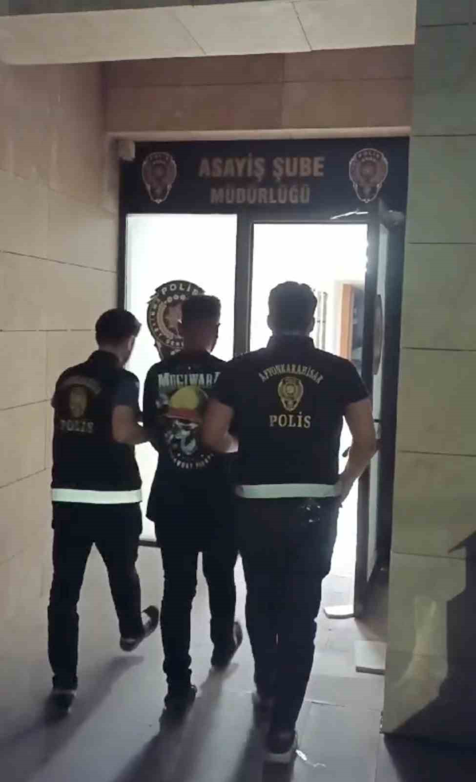 3 iş yerini soyan şahsı polis yakaladı