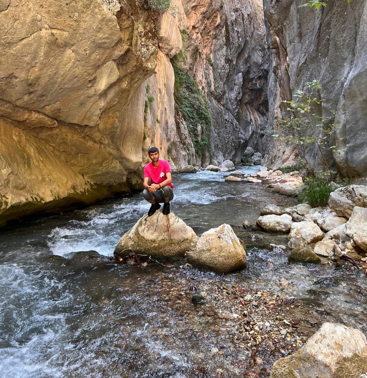 Hapis kanyonu ziyaret&ccedil;i akınına uğruyor
