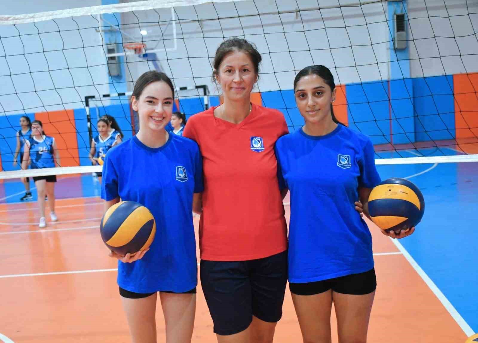 Yunusemre&rsquo;de voleybol altyapısına 7 yetenek
