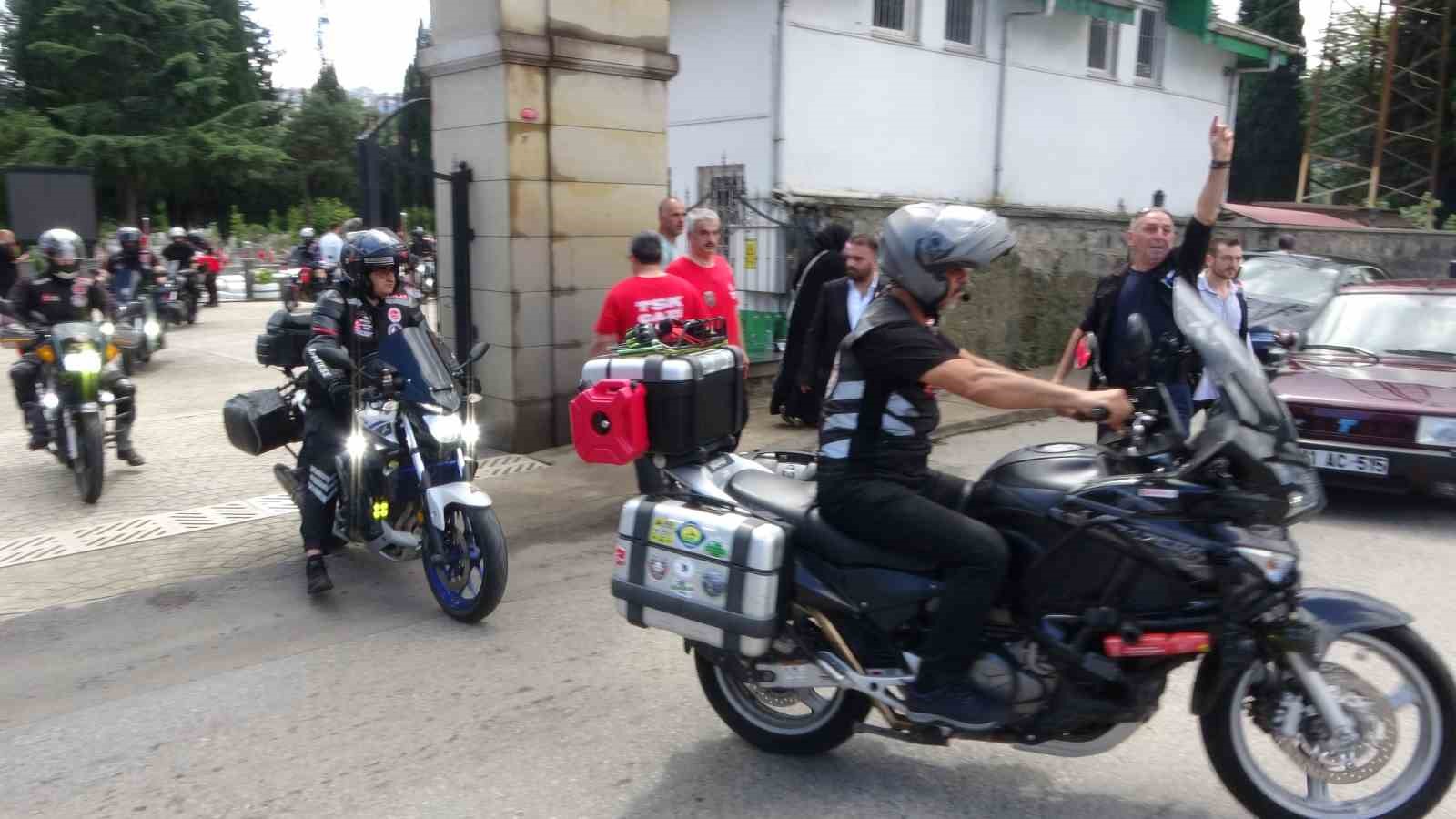 900 kilometrelik yolculuk sonunda Şehit Ferhat Gedik&rsquo;i mezarı başında anacaklar
