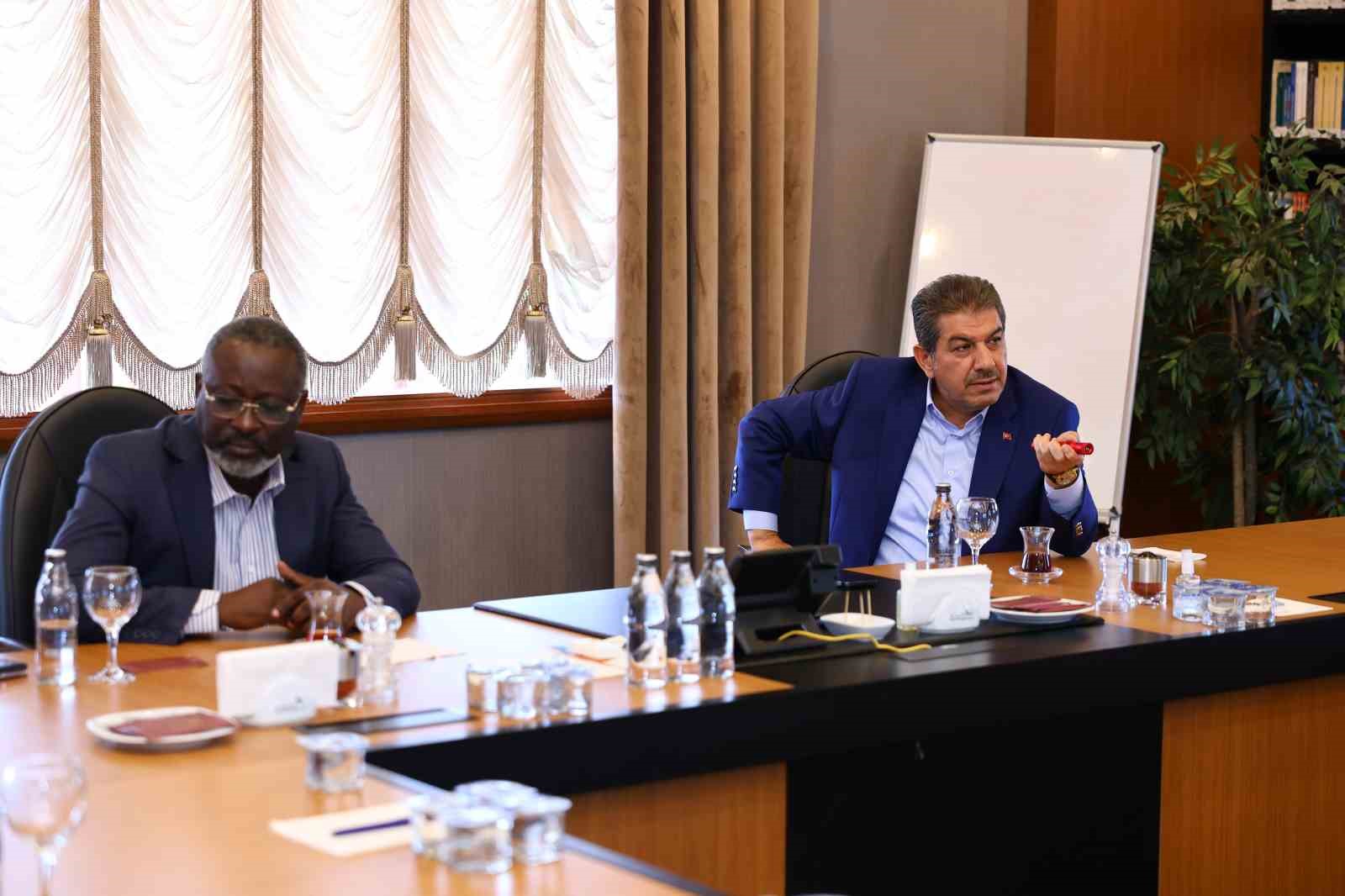 Lome Üniversitesi Rektörü “dönüşüme” hayran kaldı
