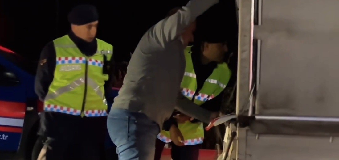 Tekirdağ&rsquo;da aranan şahıslar operasyonu: 99 kişi yakalandı, 32&rsquo;si tutuklandı
