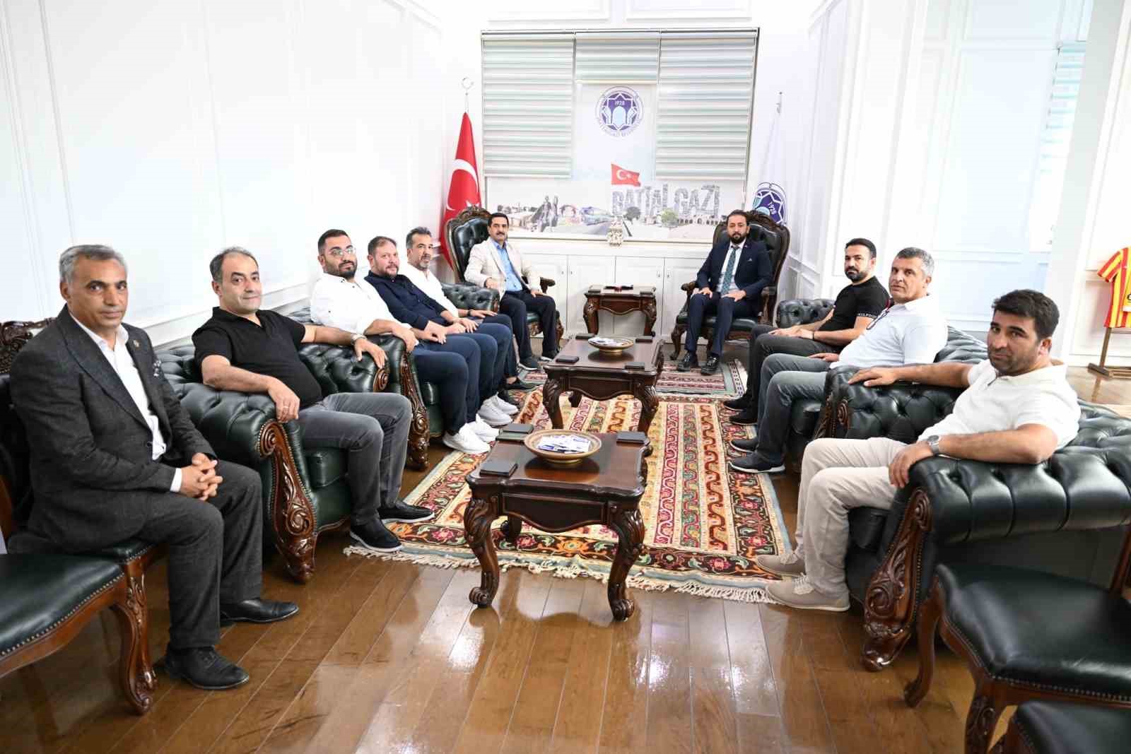 MİMDER Başkanı B&uuml;lb&uuml;loğlu, Başkan Taşkın ile bir araya geldi
