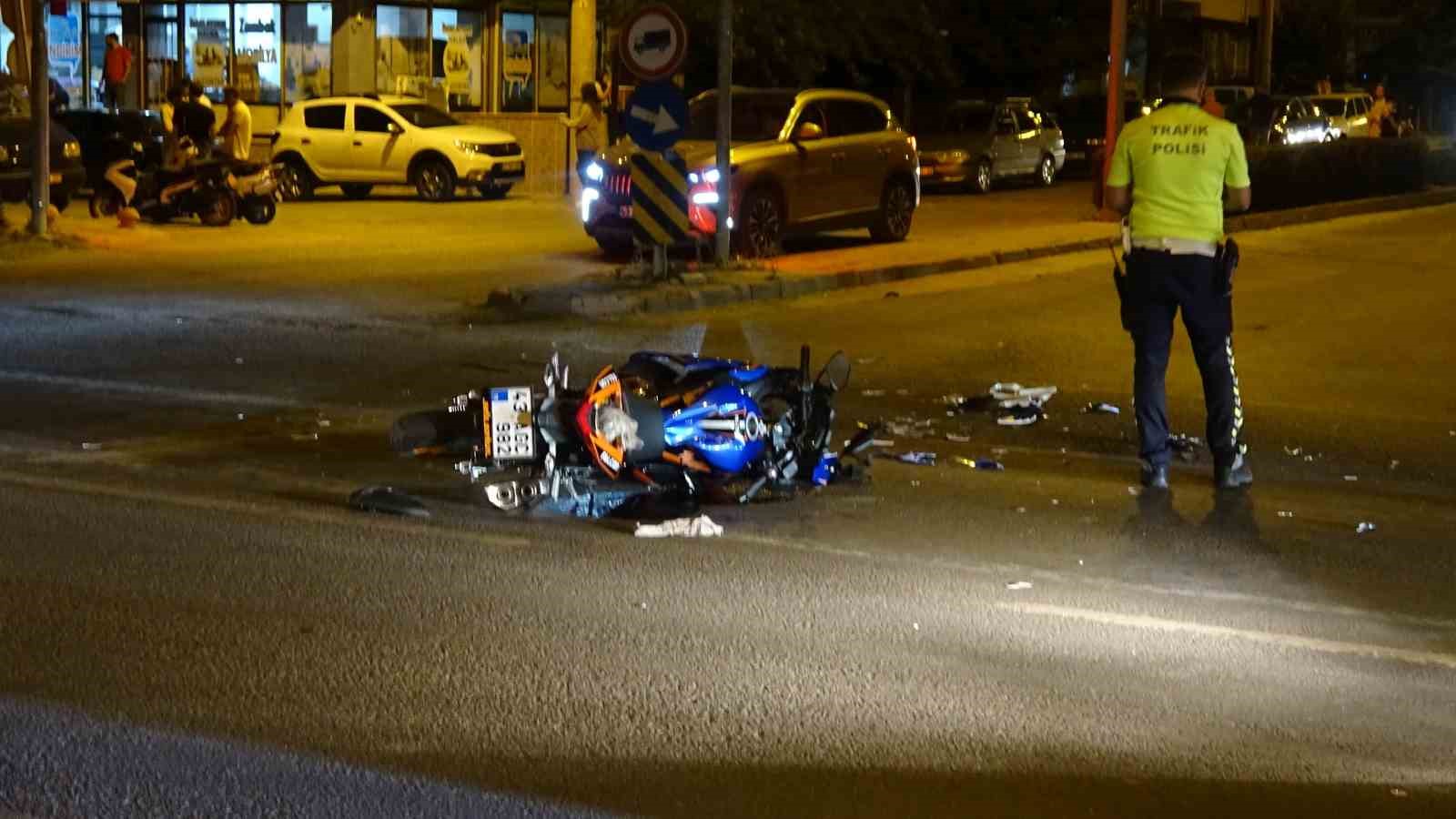 Tavşanlı&rsquo;da trafik kazası, motosiklet s&uuml;r&uuml;c&uuml;s&uuml; yaralandı
