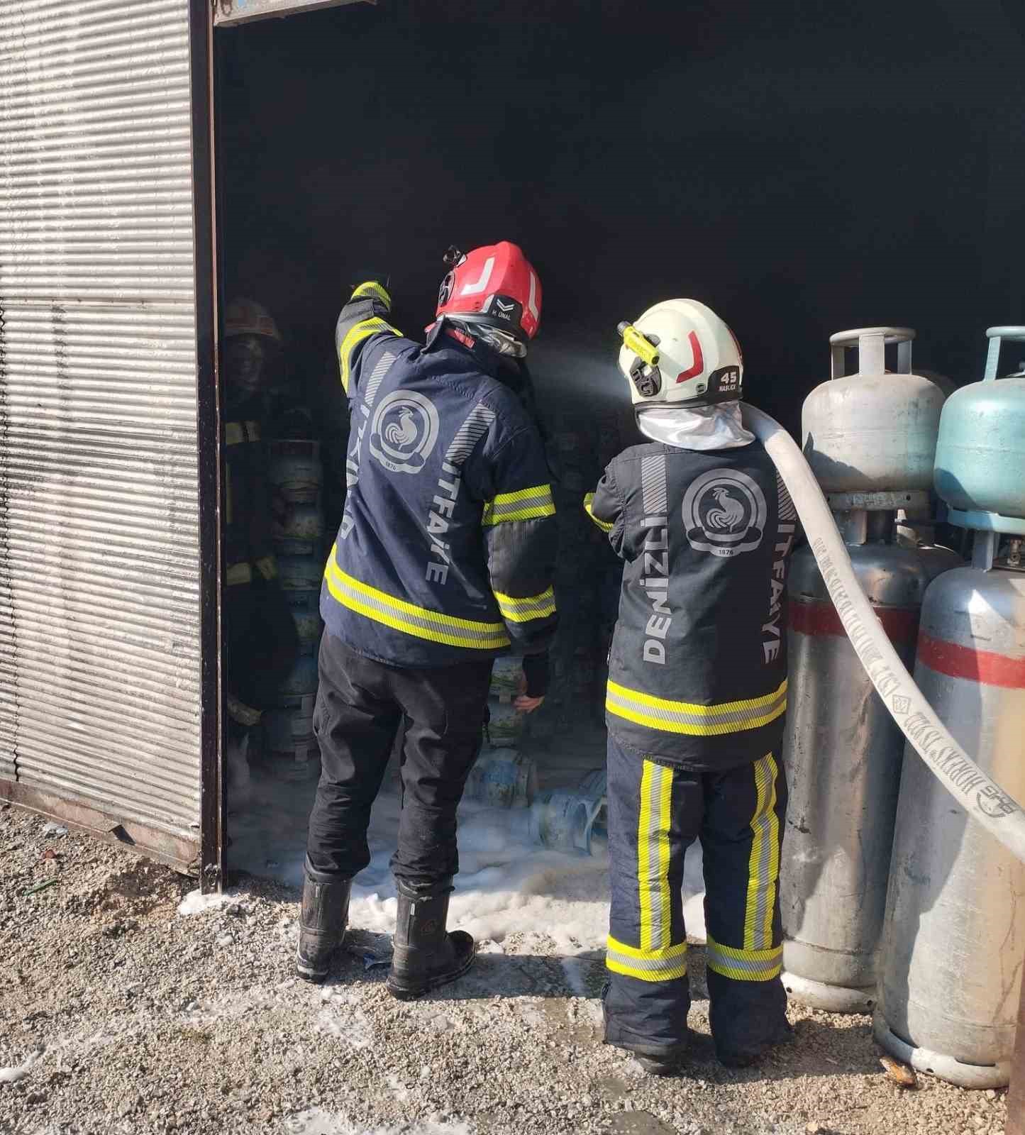 T&uuml;p deposunda &ccedil;ıkan yangın paniğe neden oldu
