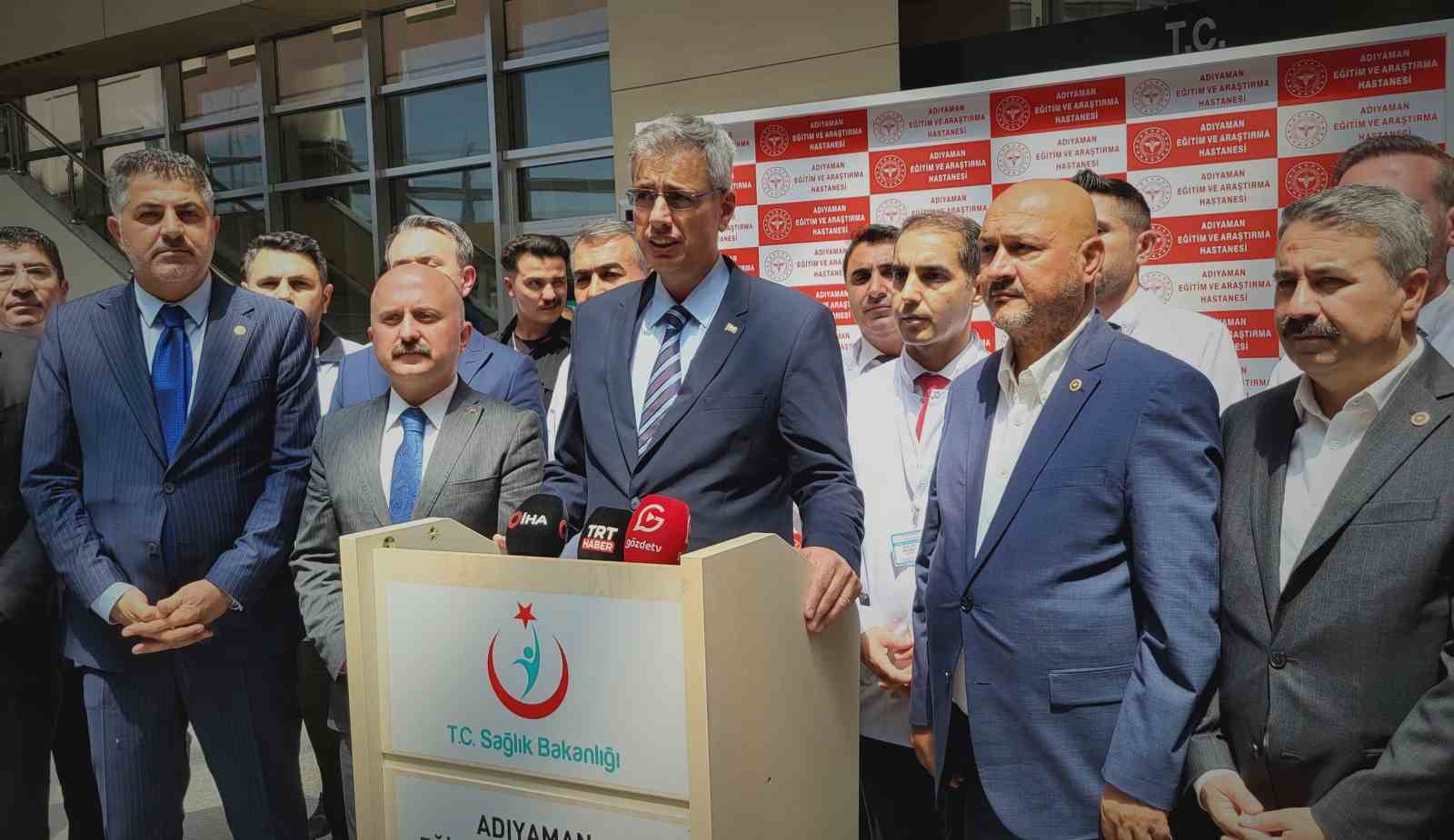 Sağlık Bakanı Memişoğlu: "Ankara’daki kazada 9 kişi hayatını kaybetti, 5’i ağır 27 yaralının tedavisi devam ediyor"