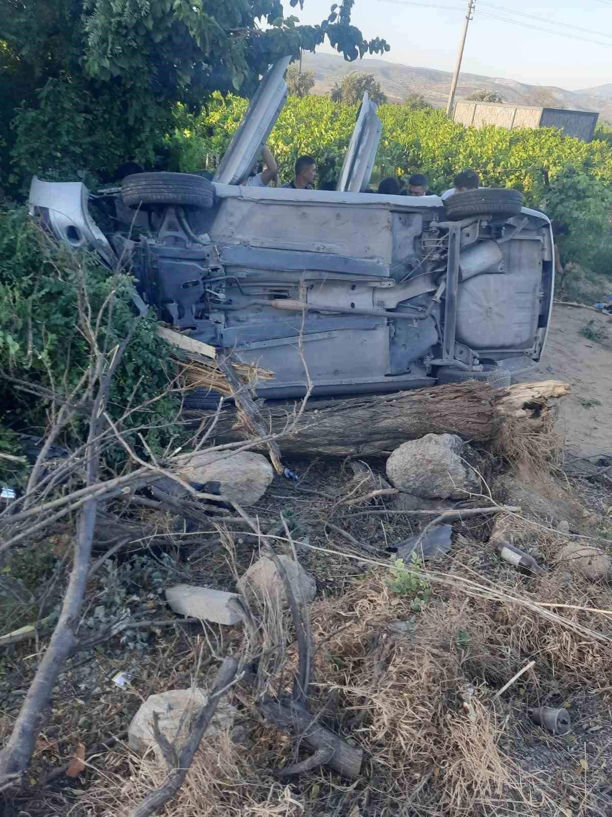 Trafik kazasında eşi ve kızıyla yaralanan anne 45 g&uuml;nl&uuml;k yaşam m&uuml;cadelesini kaybetti

