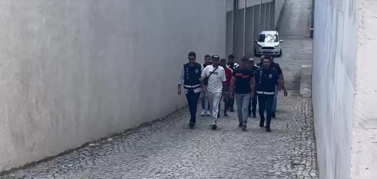 Edirne&rsquo;de aranan şahıslara y&ouml;nelik operasyon: 14 ş&uuml;pheli yakalandı
