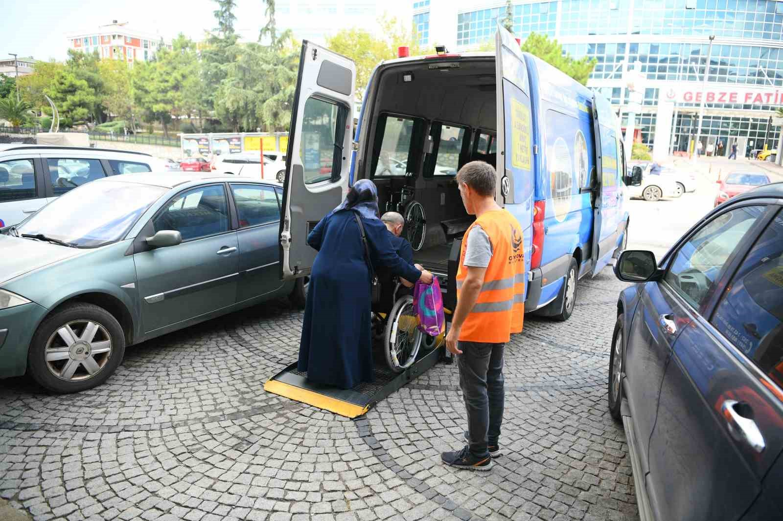 Hasta nakil hizmeti takdir topluyor
