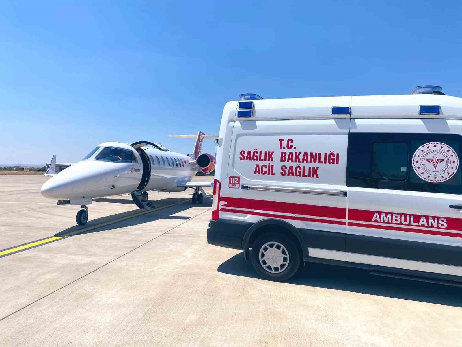 Mardin’de tedavi gören Kırklar Kilisesi Başpapazı Gabriyel Akyüz, ambulans uçakla İstanbul’a sevk edildi