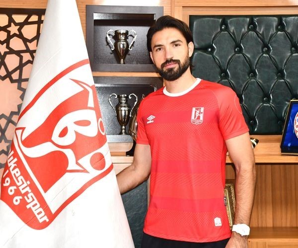Volkan Altınsoy ve Mert Tekin, Balıkesirspor&rsquo;da
