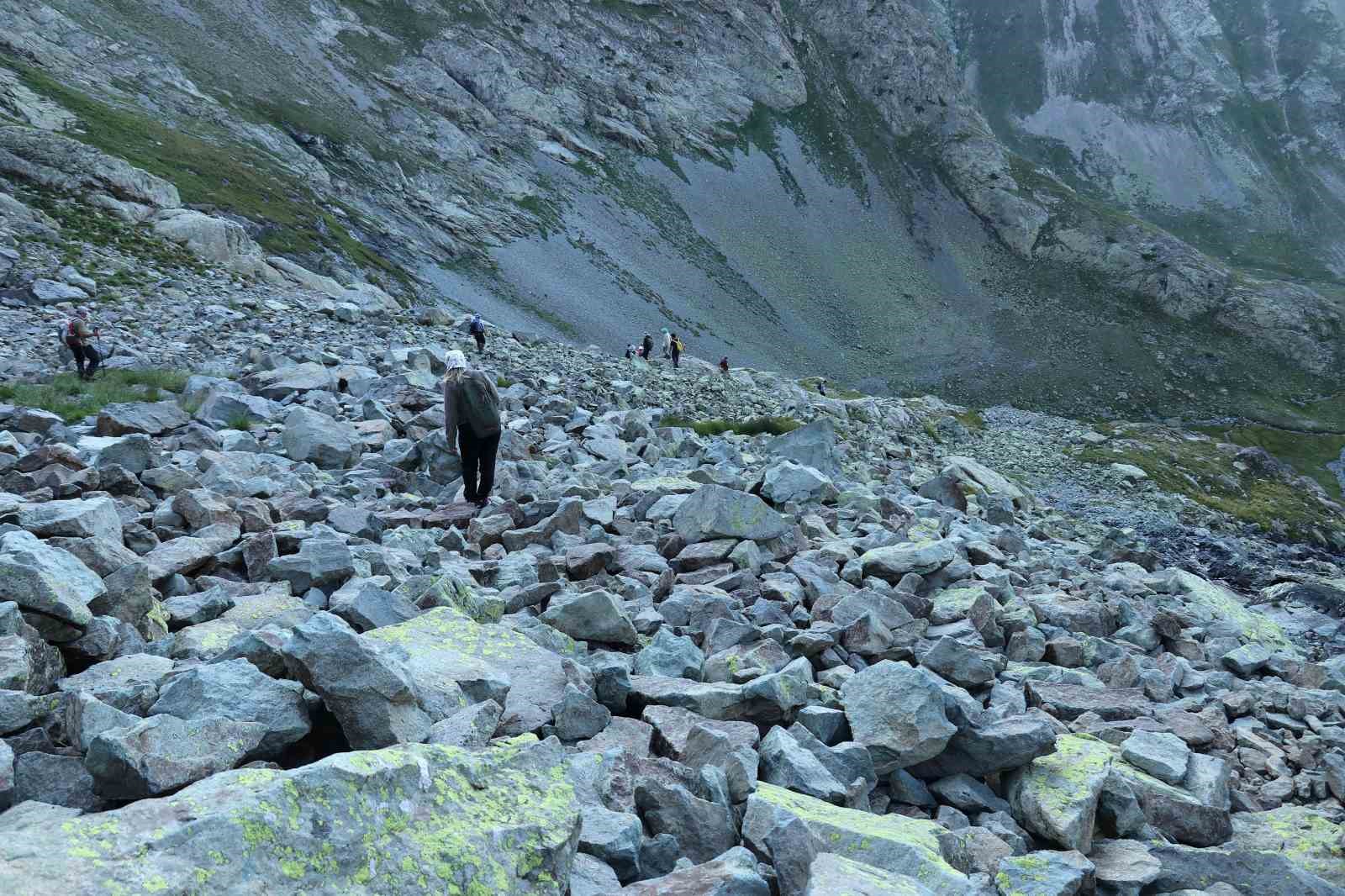 3 bin 333 metrede Yusuf Dikeç pozu verdiler
