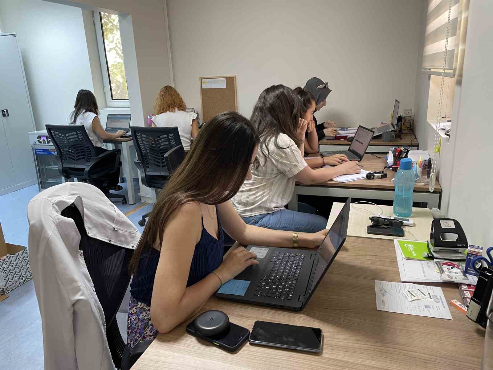 Kanser tedavisinde yıllar sonra ilaç olabilecek ürünler bu birimde araştırılıyor