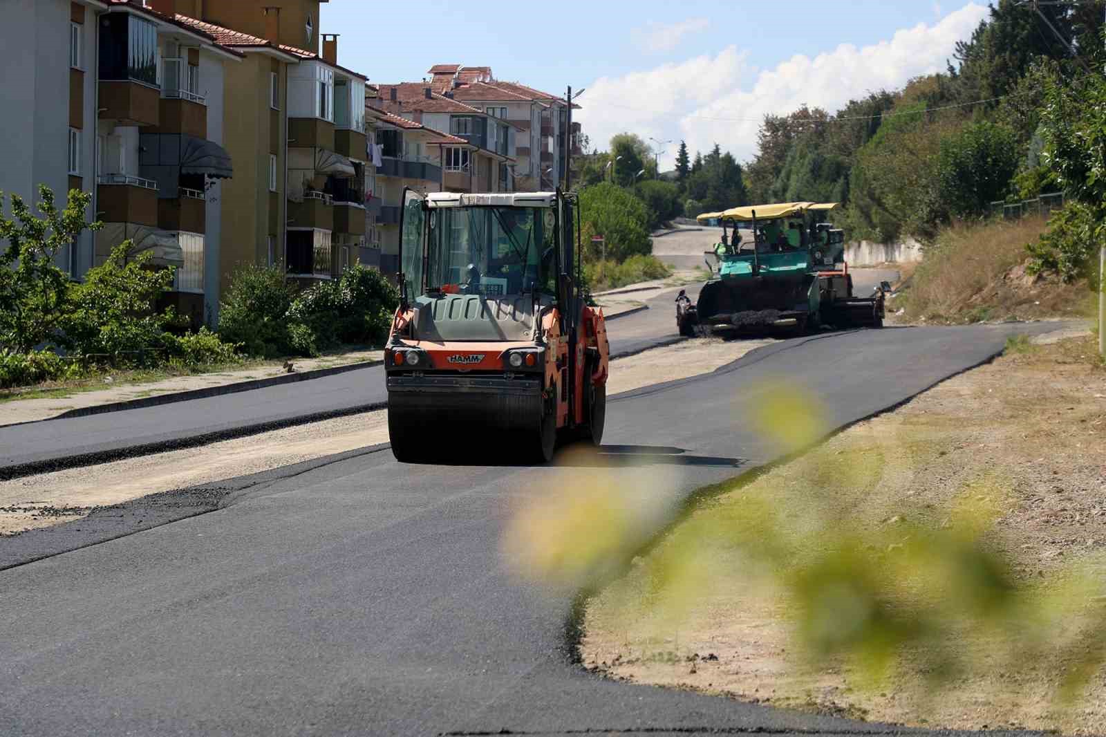 Büyükşehir caddeleri yeni yüzüne kavuşturuyor
