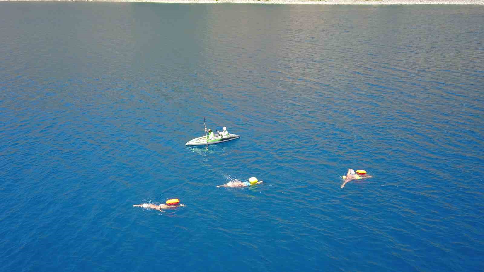 Nemrut ve Van G&ouml;l&uuml; i&ccedil;in 8 kilometre y&uuml;zd&uuml;ler
