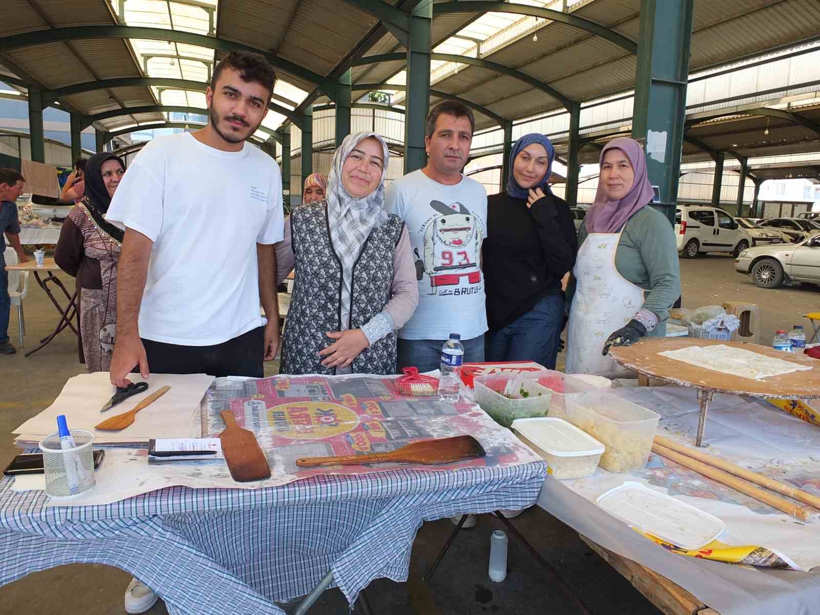 Balıkesir&rsquo;de Hanımeli Pazarı, kadınları iş sahibi yaptı
