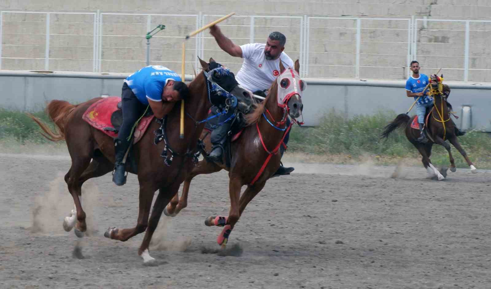 Erzurum’da vazgeçilmeyen bir gelenek: Cirit