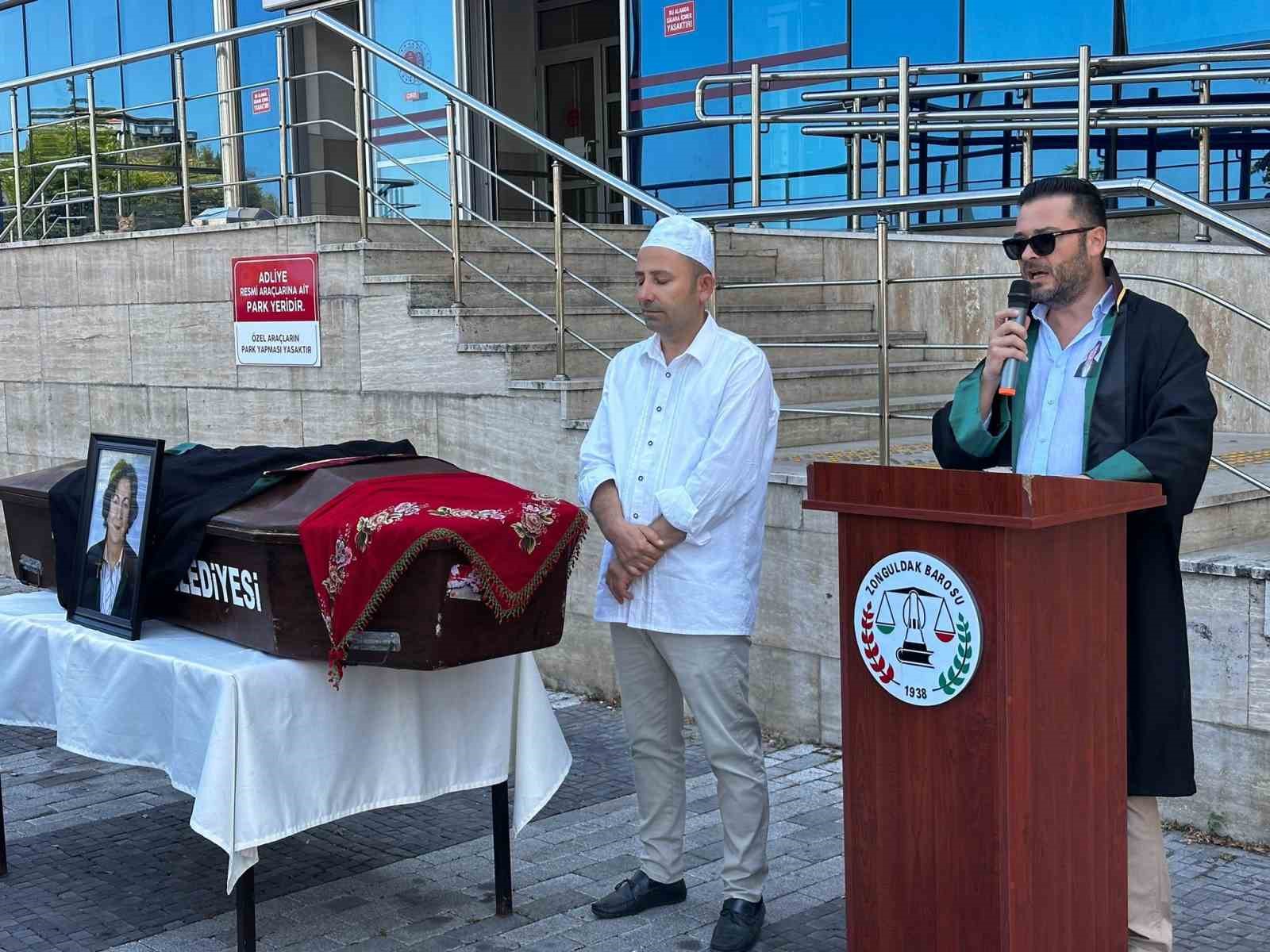 Zonguldak Barosu avukat G&uuml;lseren Demir&rsquo;i son yolculuğuna uğurladı
