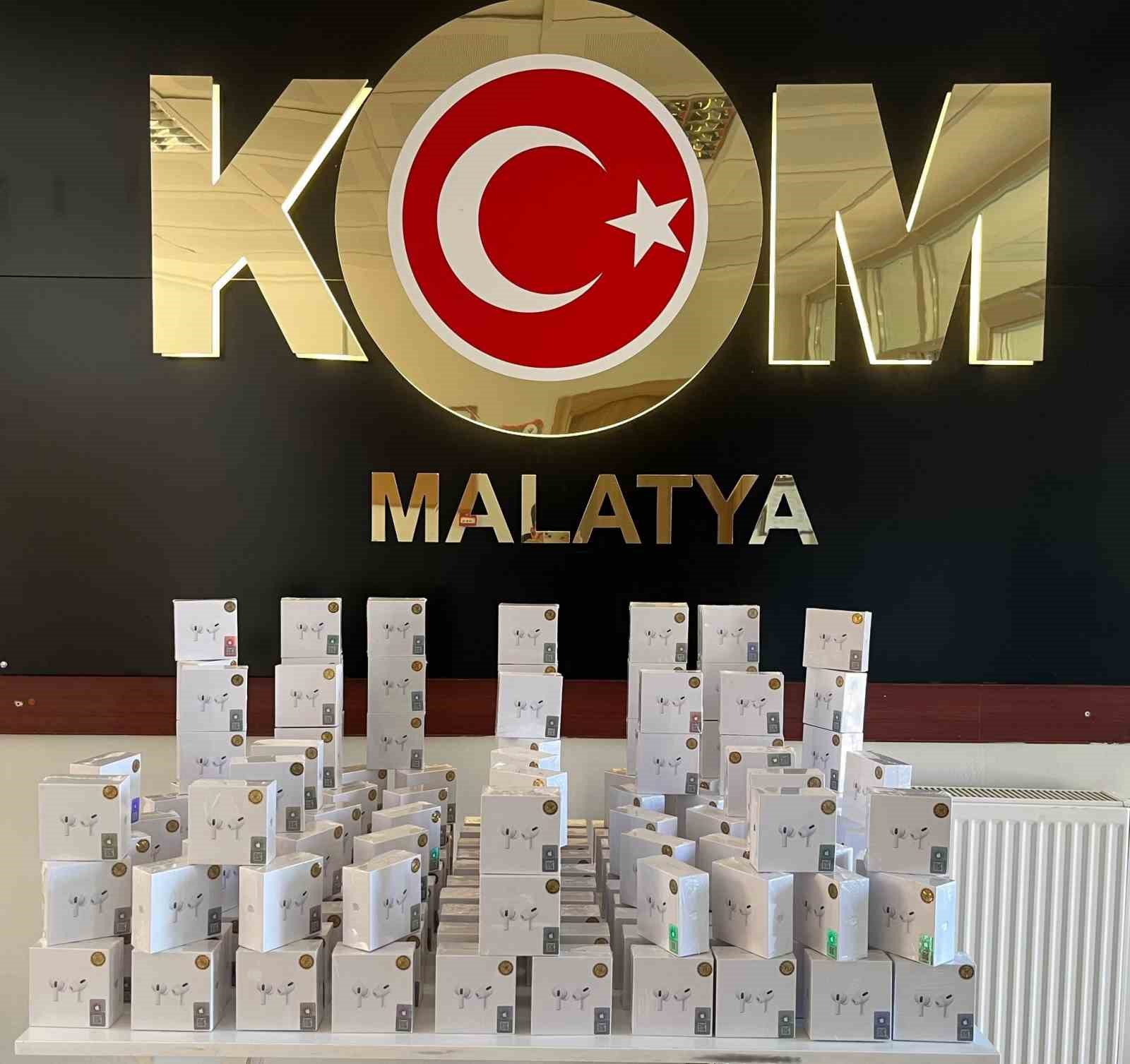 Malatya’da 2 milyon liralık kaçak ürün ele geçirildi
