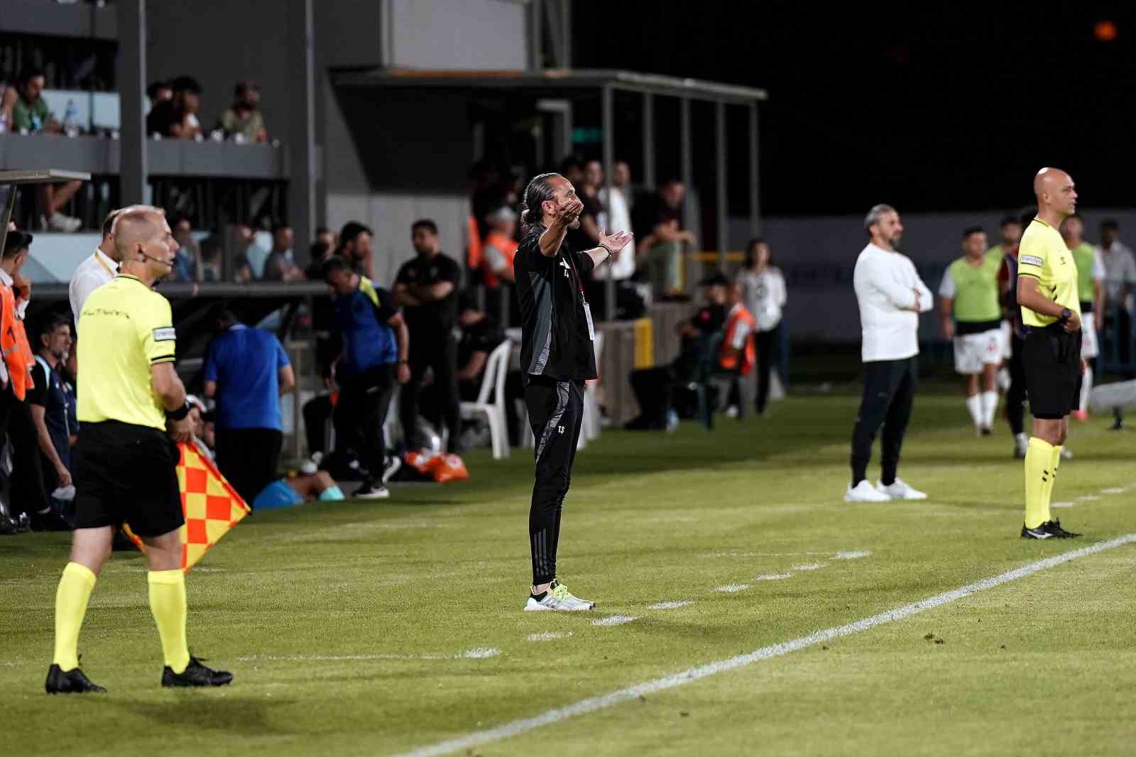 Trendyol 1. Lig: Ümraniyespor: 3 - Çorum FK: 0
