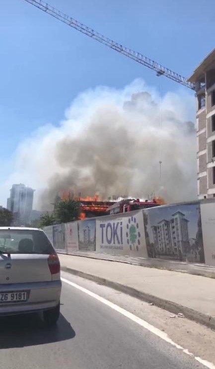 Ataşehir&rsquo;de inşaatta yangın paniği
