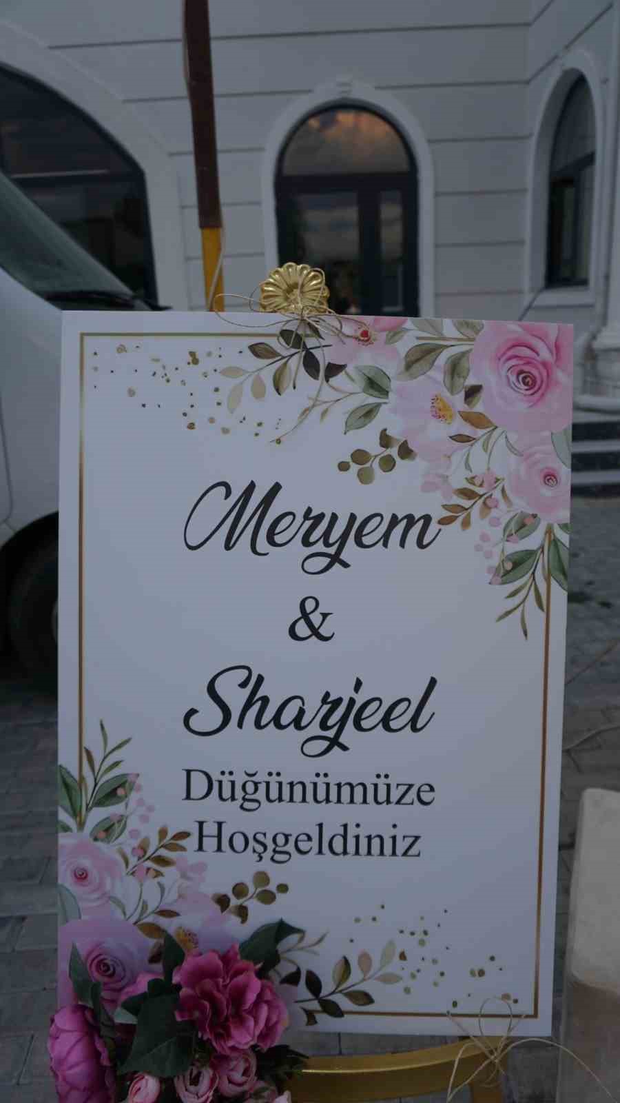 Prag&rsquo;da tanıştığı Hintli eşiyle G&ouml;lhisar&rsquo;da evlendi
