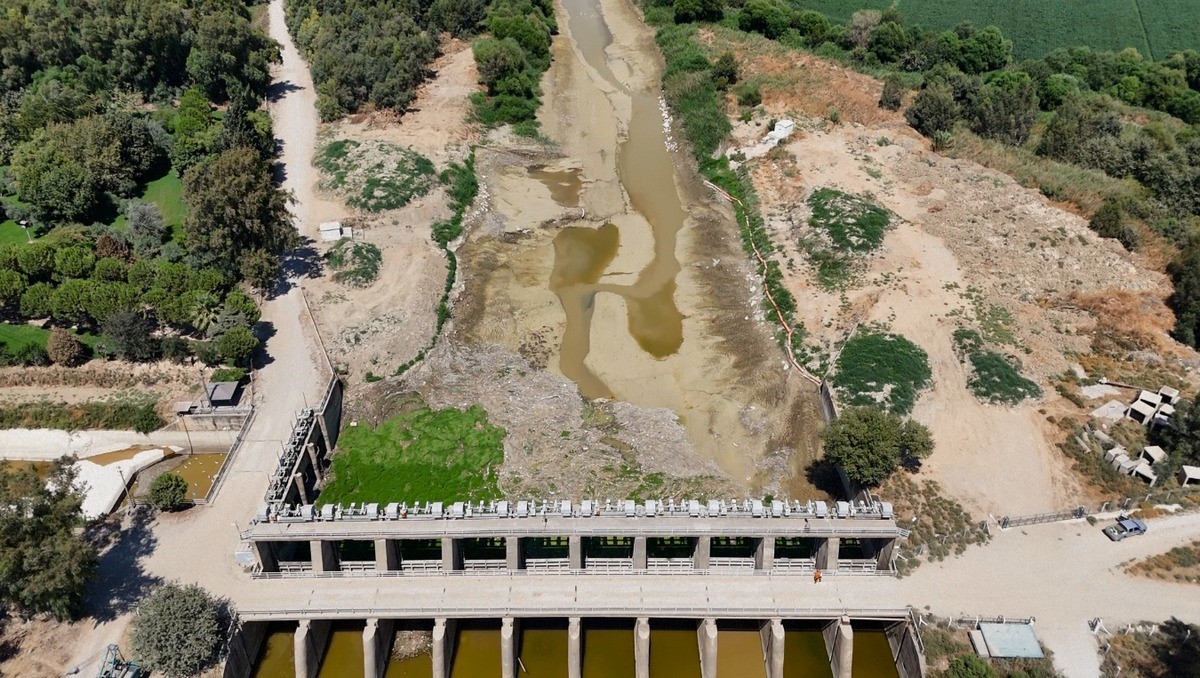 İnat&ccedil;ı filminin &ccedil;ekildiği tarihi taş k&ouml;pr&uuml;y&uuml; tıkayan atıkları ateşe verdiler

