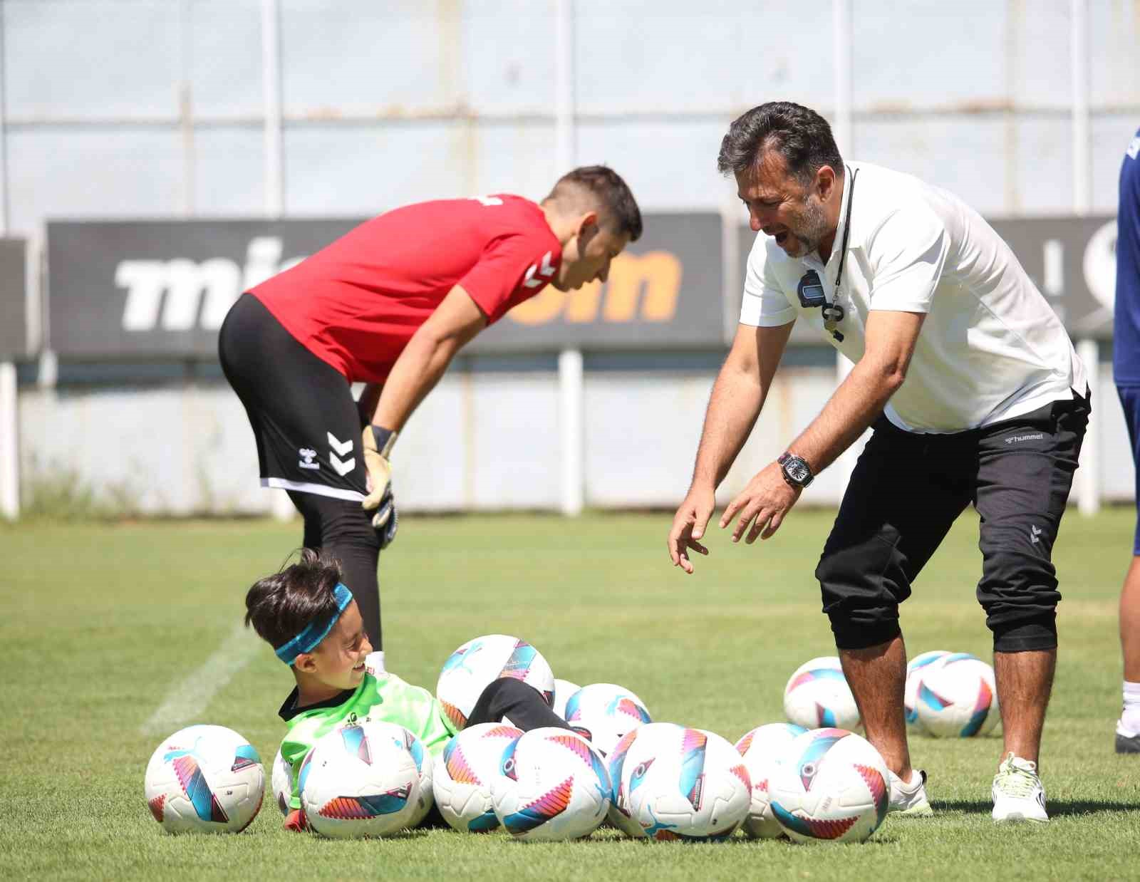 Bülent Uygun: "Kayserispor ebedi dost ve ezeli rakibimiz"
