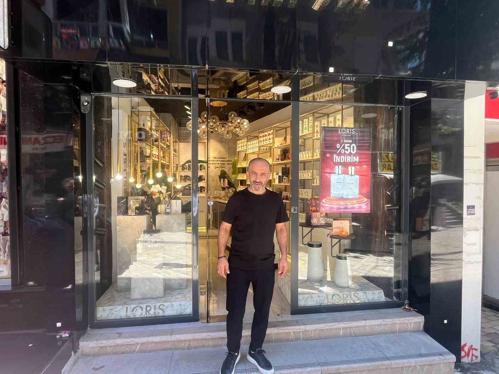 Şaşırtan hırsızlık: Dükkanın önündeki sigara paketini böyle çaldı