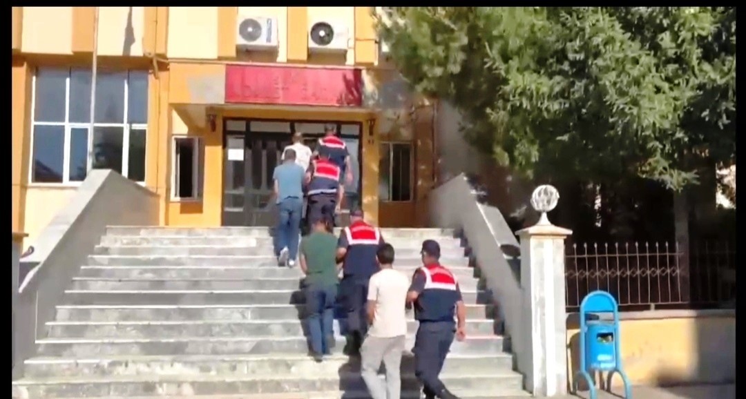 Simav&rsquo;da uyuşturucu operasyonu: 4 ş&uuml;pheli g&ouml;zaltına alındı
