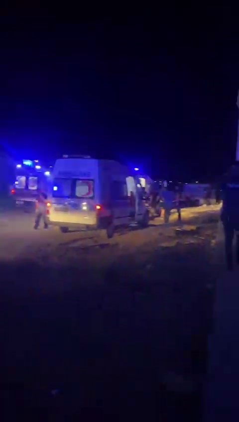 İnşası devam eden bin yataklı hastanede g&ouml;&ccedil;&uuml;k: İlk belirlemelere g&ouml;re 13 yaralı 