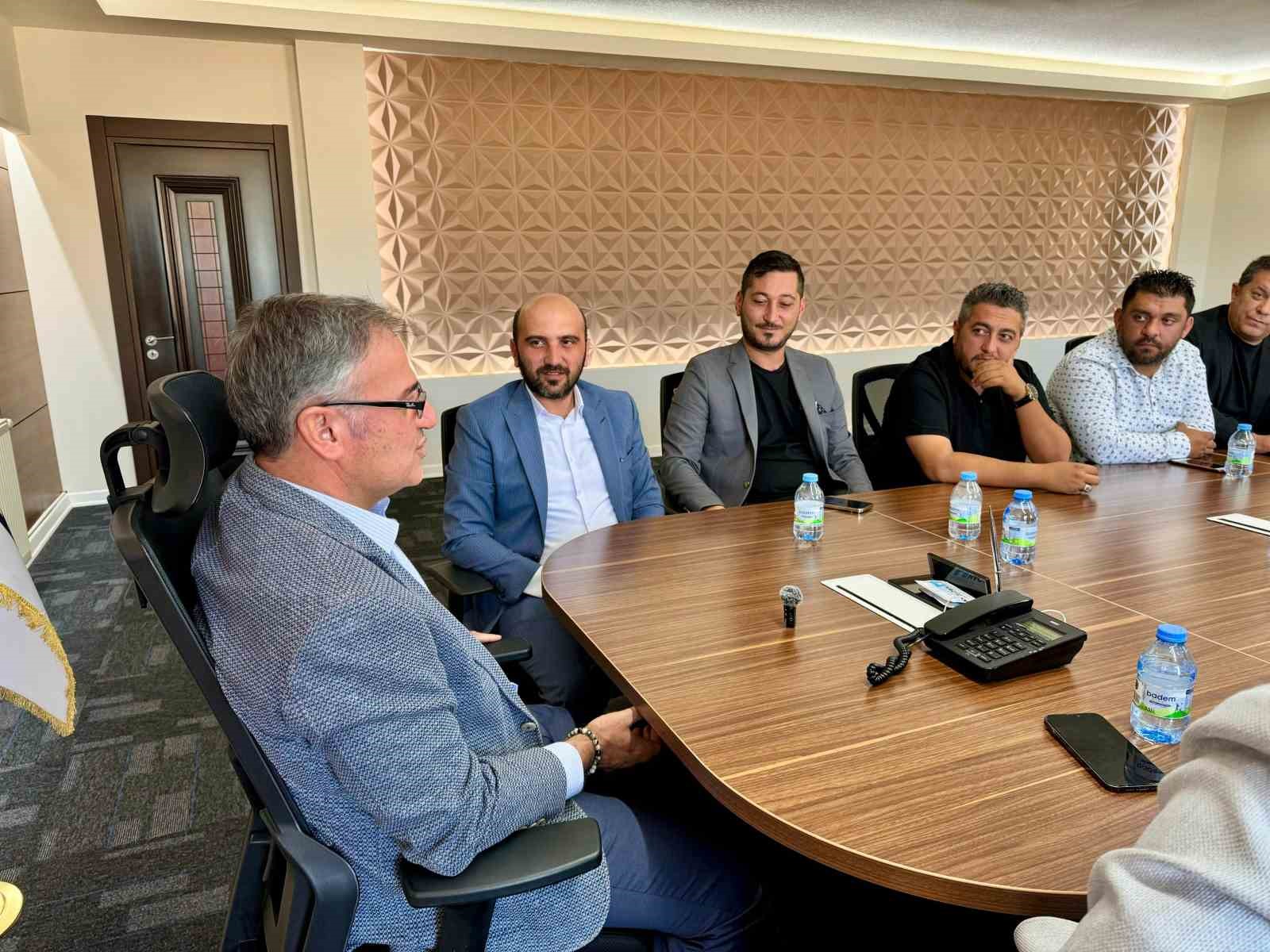 AK Parti Melikgazi İl&ccedil;e Başkanlığı, Başkan &Ouml;zdoğan&rsquo;ı ziyaret etti
