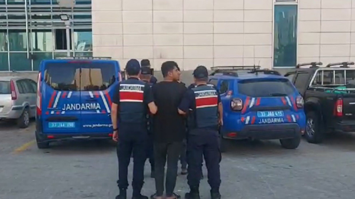 Tarsus’ta babasını, uzman çavuşu ve amcasını öldüren cinayet zanlısı tutuklandı