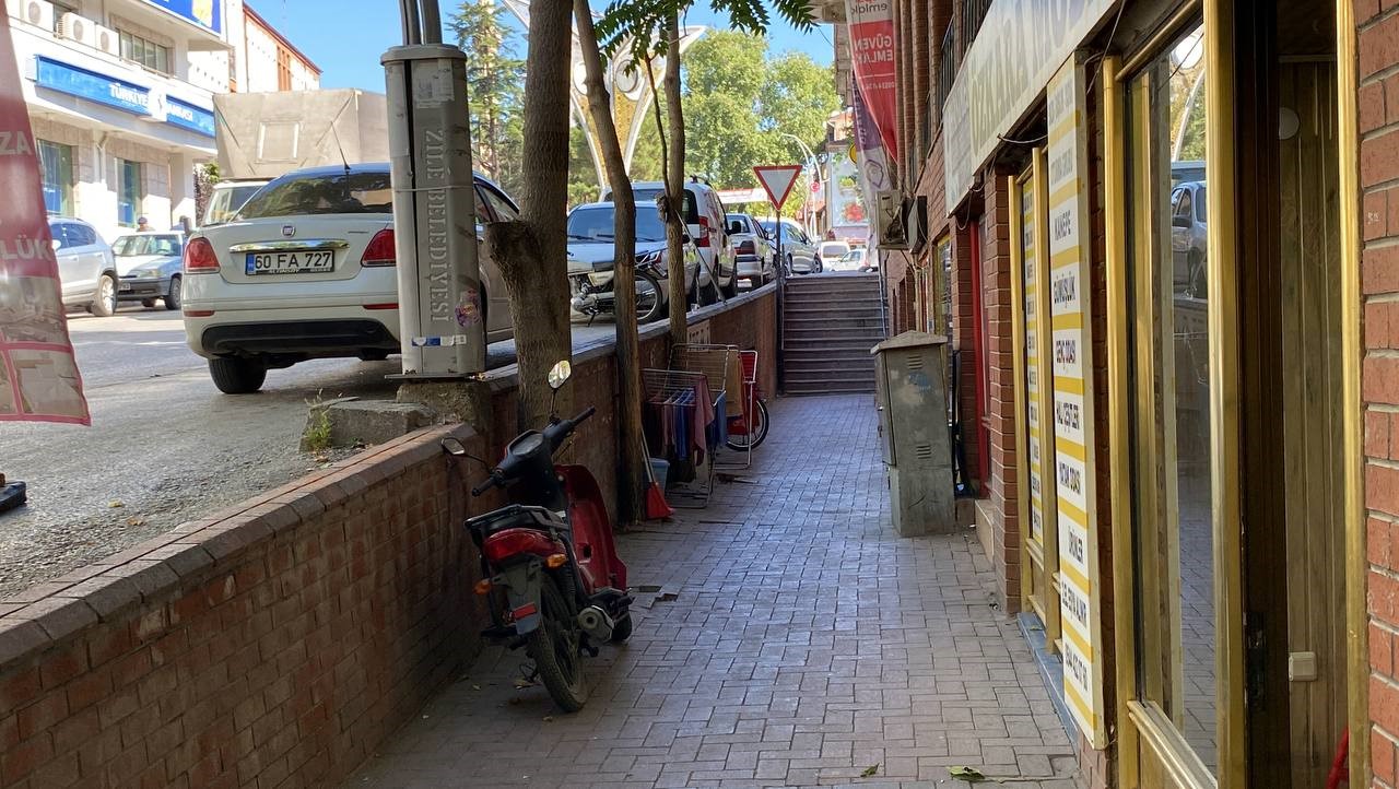 Tokat’ın Zile ilçesinde esnafın görünmezlik isyanı: Belediyeden çözüm bekliyorlar
