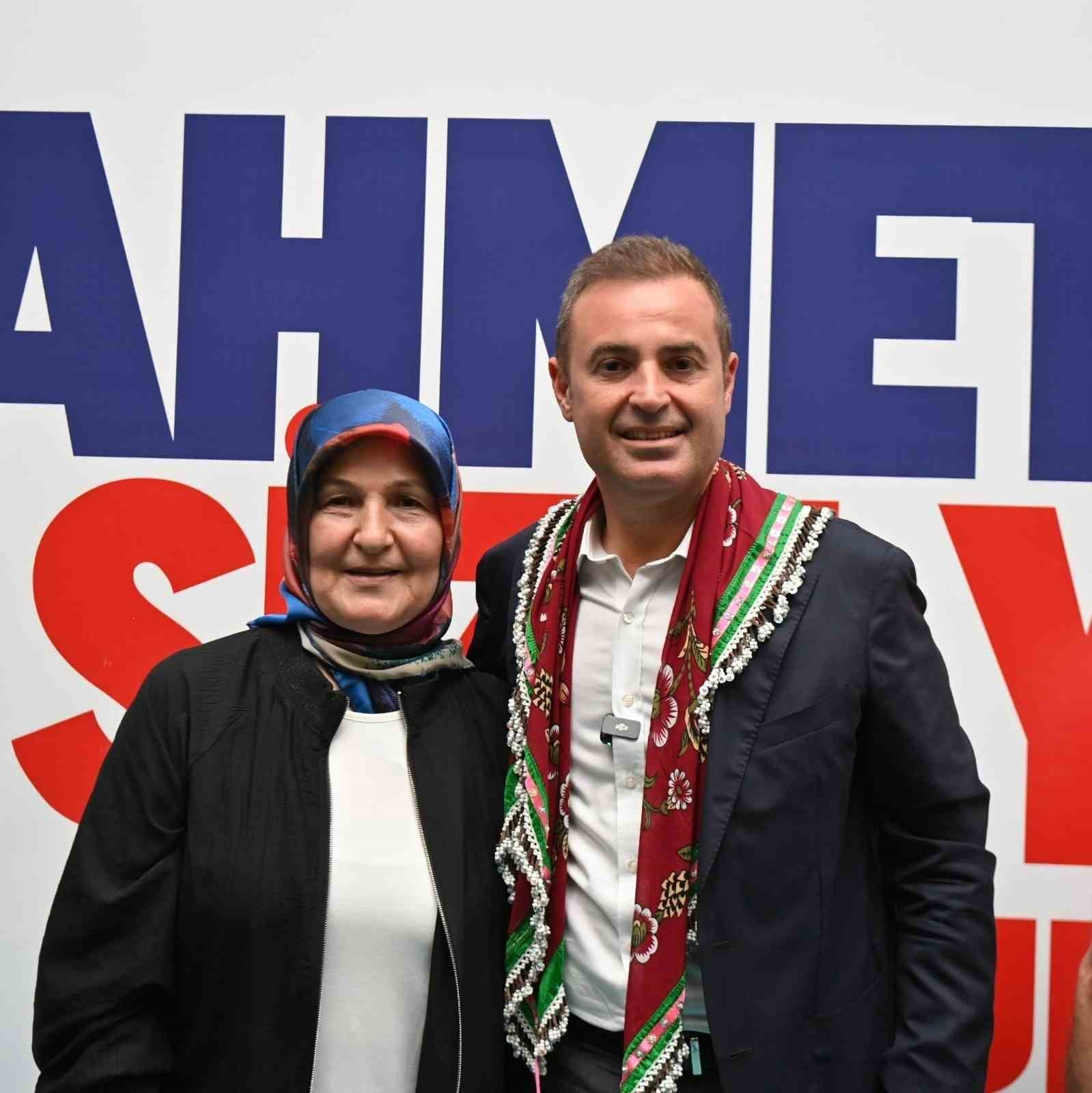 Başkan Ahmet Akın, Dursunbey&rsquo;de halkla buluştu
