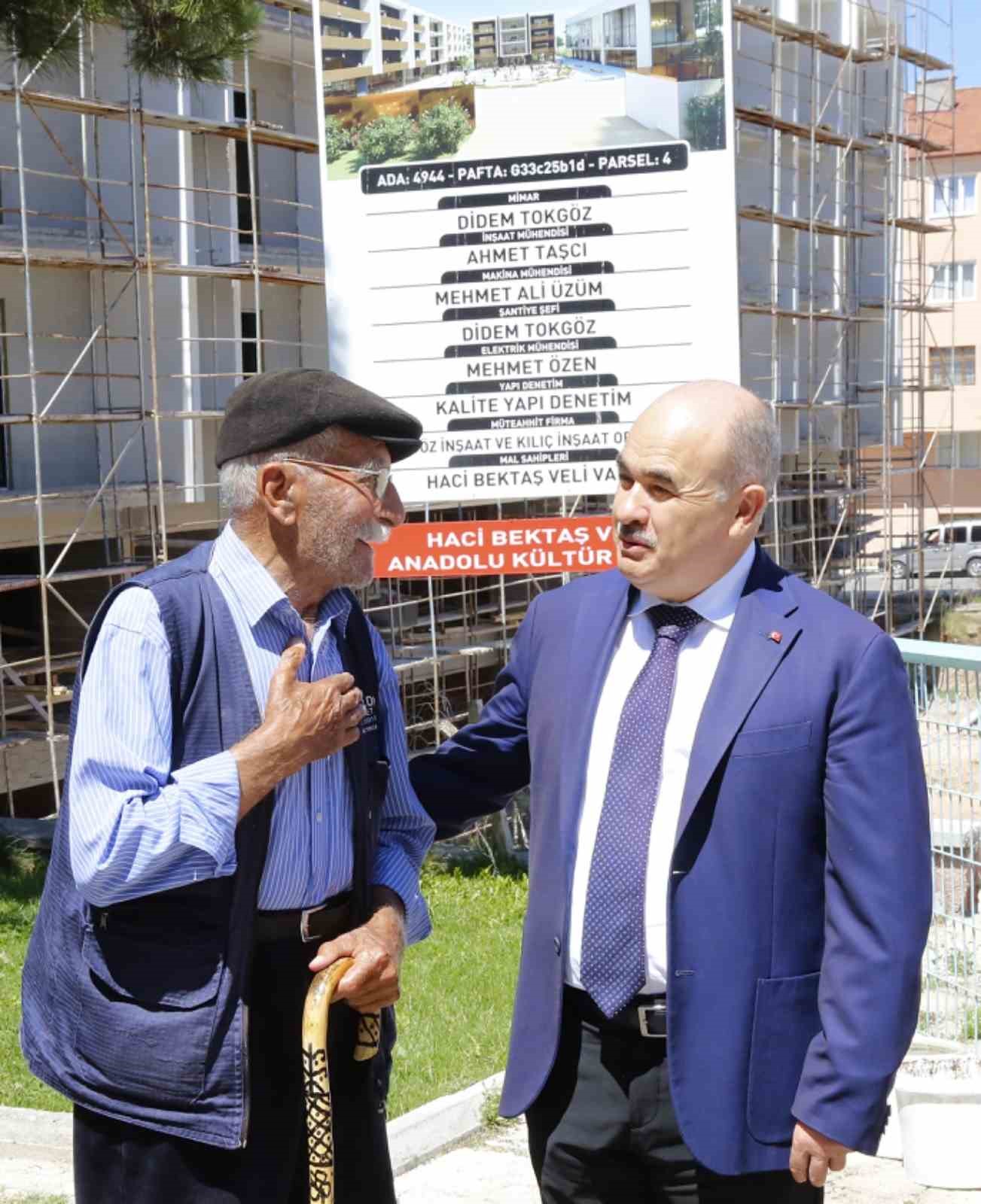 Vali Dağlı, kanaat &ouml;nderleriyle bir aya geldi
