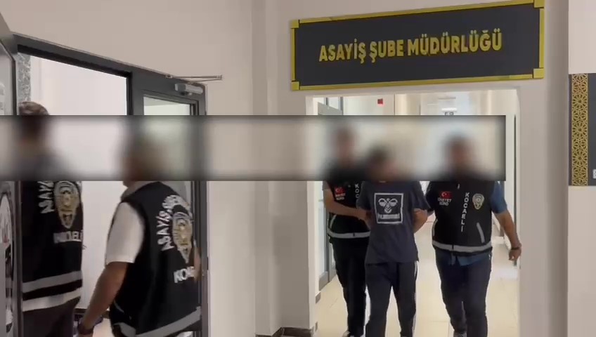 Gasp ve kişi h&uuml;rriyetinden yoksun kılma su&ccedil;undan 4 ş&uuml;pheli operasyonla yakalandı
