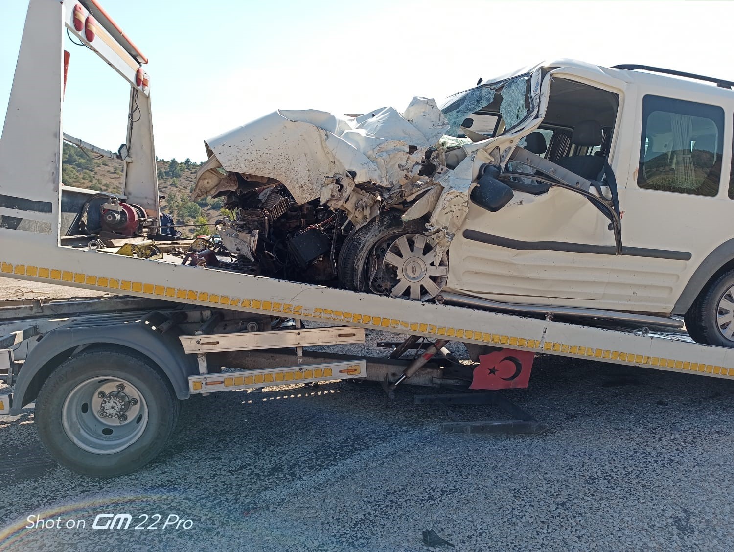 Bilecik&rsquo;te trafik kazası, 2 s&uuml;r&uuml;c&uuml; de yaralandı
